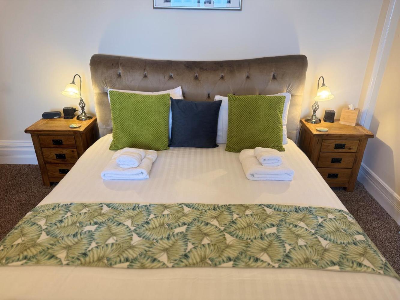The Red Lion Hotel Cromer Exterior foto A bed runner